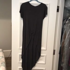 Hi-low t-shirt with knot in front